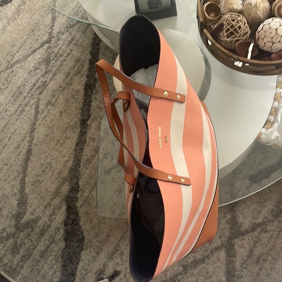 Authentic Cole Haan large tote shoulder bag - Picture 2 of 11